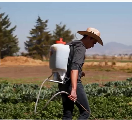 Bio-fertilizer fertilization with pump